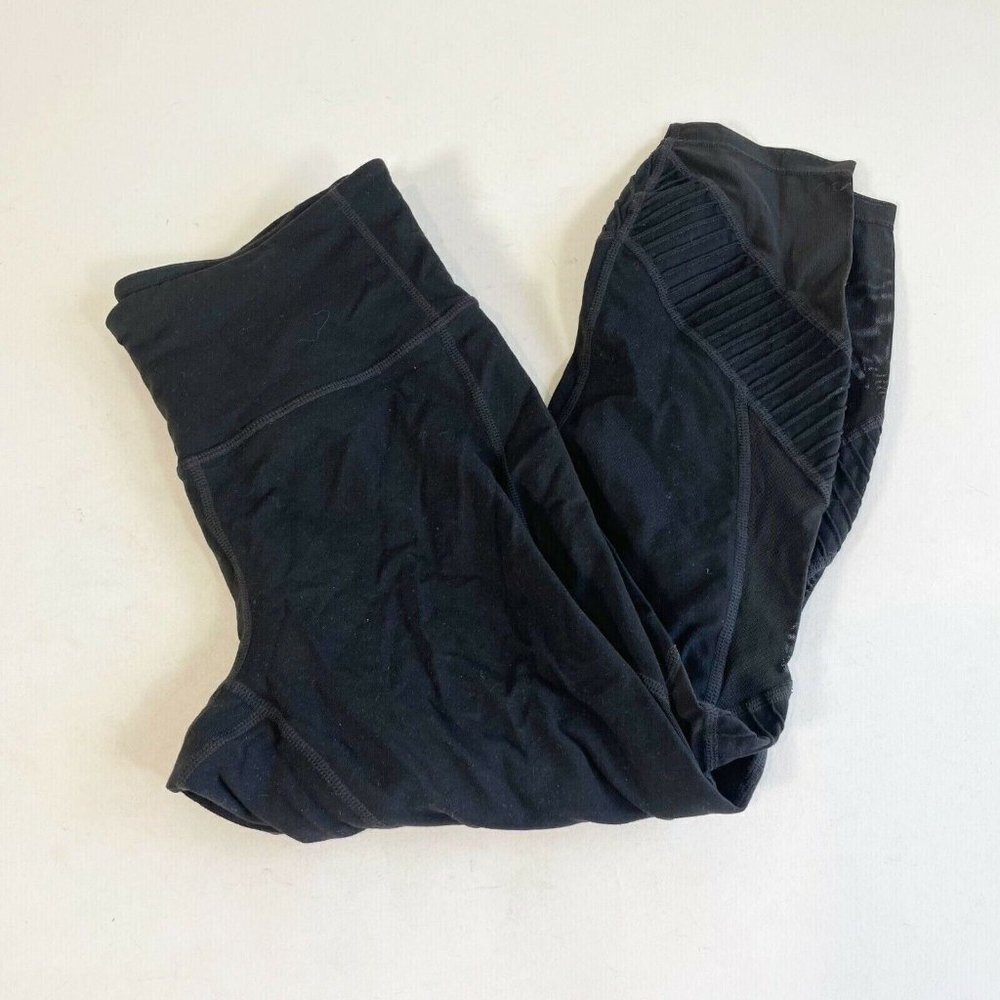 Athleta Pintuck Chaturanga Capri Yoga Pants Womens‎ S Black High Rise Athletic